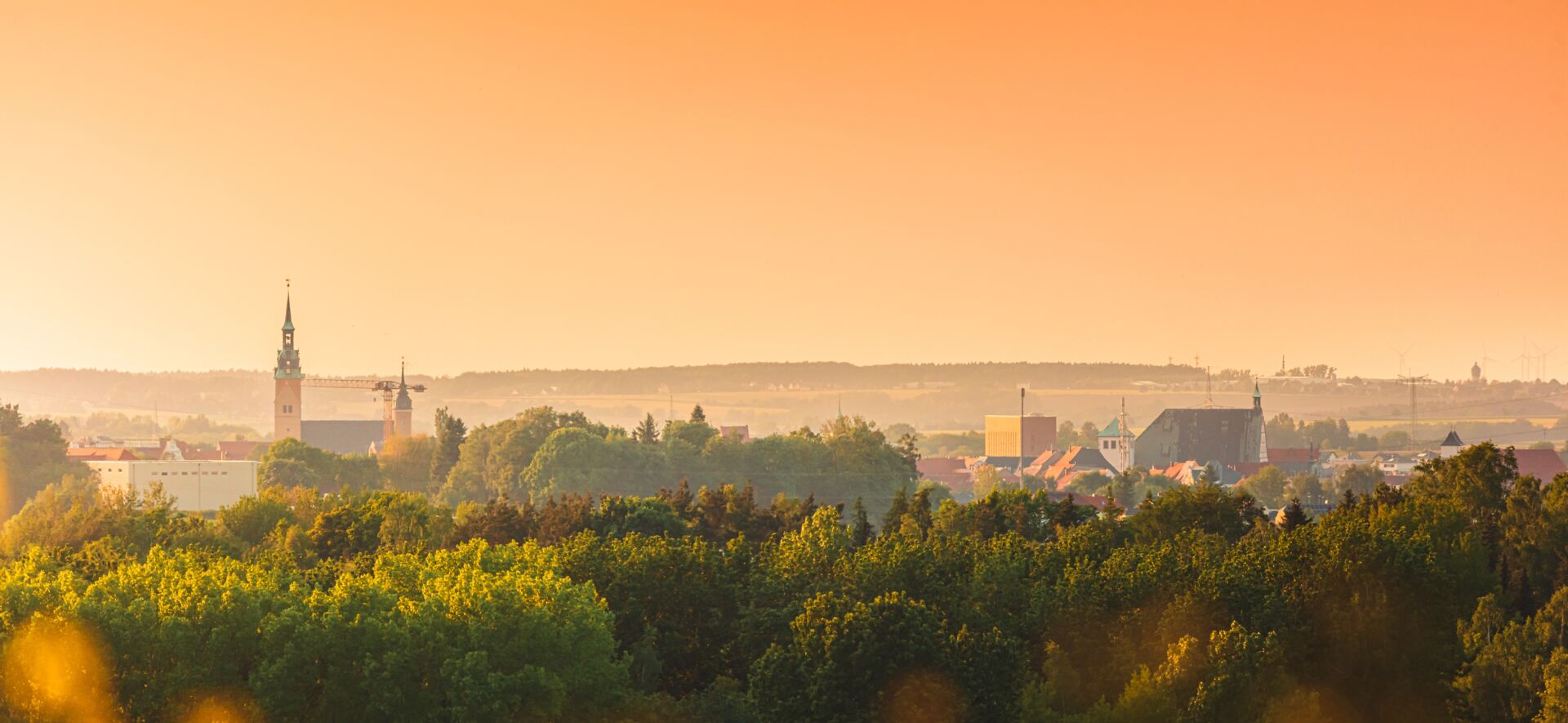 Stadtaufnahme von Freiberg bei Sonnenaufgang